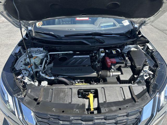 Photo of 2023 Brilliant Silver Metallic Nissan Rogue