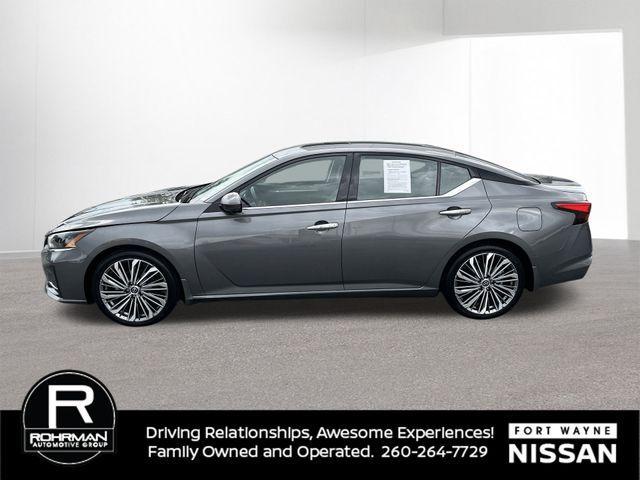 Photo of 2024 Gun Metallic Nissan Altima