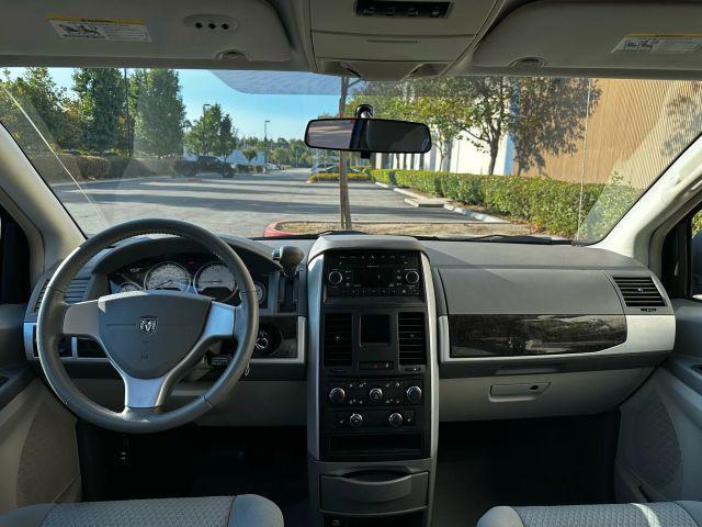 Photo of 2010 Blue Dodge Grand Caravan