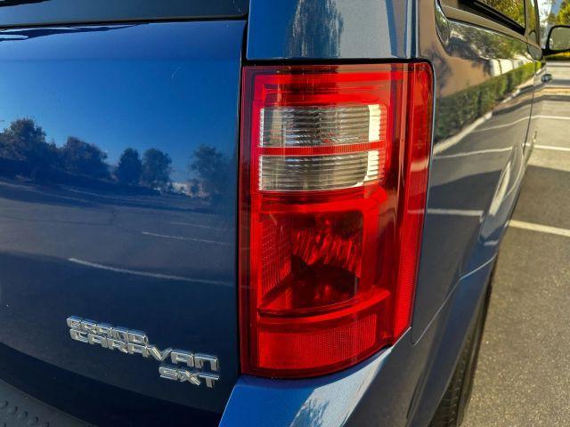 Photo of 2010 Blue Dodge Grand Caravan