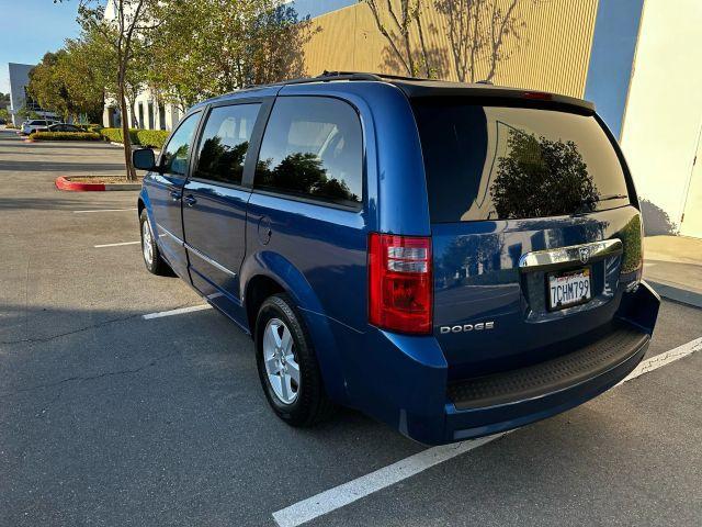Photo of 2010 Blue Dodge Grand Caravan