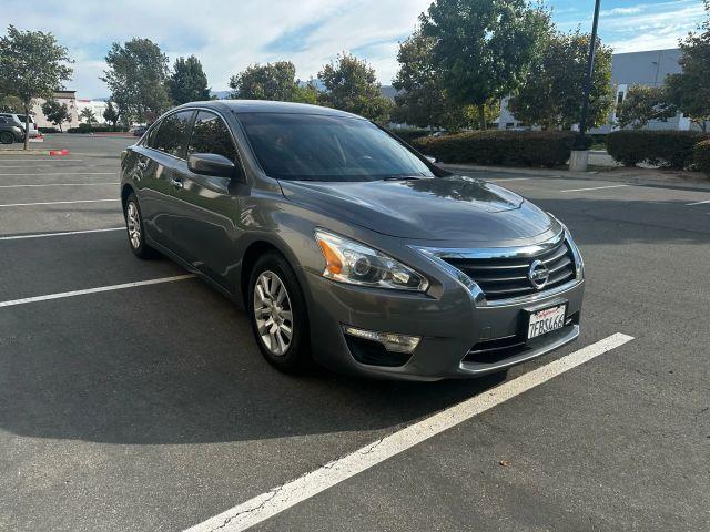 Photo of 2014 Gun Metallic Nissan Altima