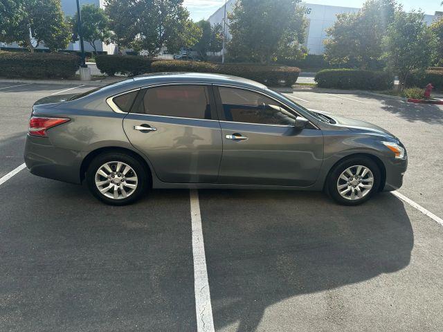 Photo of 2014 Gun Metallic Nissan Altima