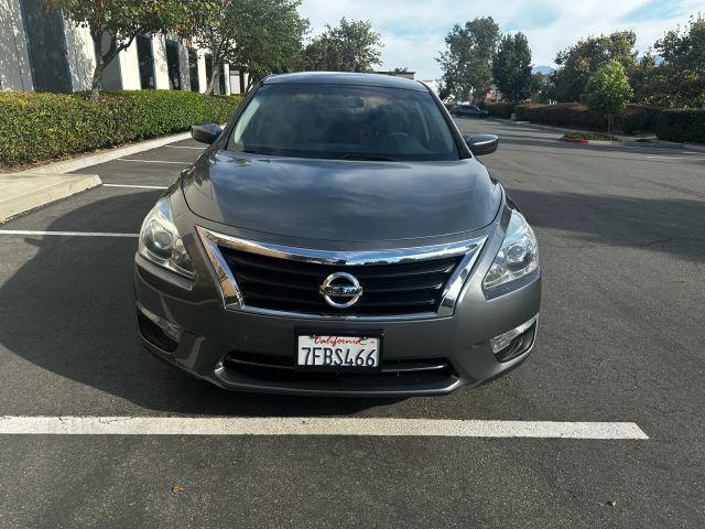 Photo of 2014 Gun Metallic Nissan Altima