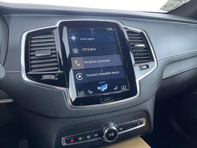 Photo of 2022 Green Volvo XC90 Recharge Plug-In Hybrid