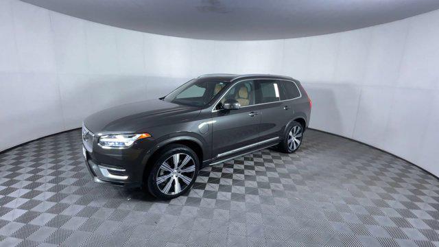 Photo of 2022 Green Volvo XC90 Recharge Plug-In Hybrid