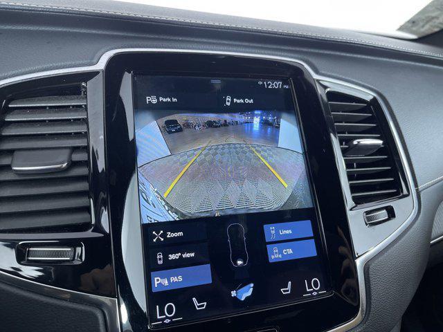 Photo of 2022 Green Volvo XC90 Recharge Plug-In Hybrid
