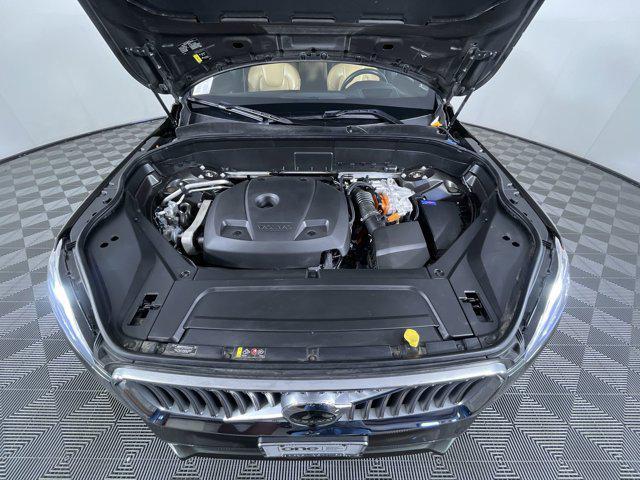Photo of 2022 Green Volvo XC90 Recharge Plug-In Hybrid