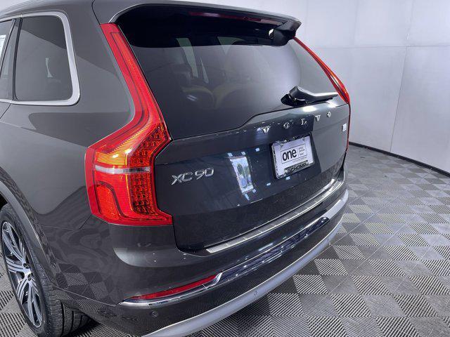 Photo of 2022 Green Volvo XC90 Recharge Plug-In Hybrid