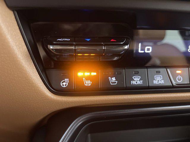 Photo of 2025 Rhodium White Premium Mazda CX-70