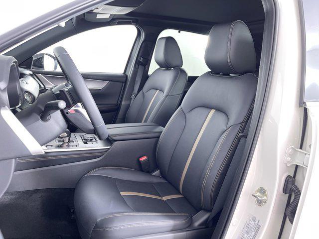 Photo of 2025 Rhodium White Premium Mazda CX-70 PHEV