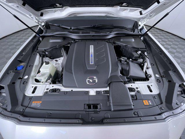 Photo of 2025 Rhodium White Premium Mazda CX-70 PHEV