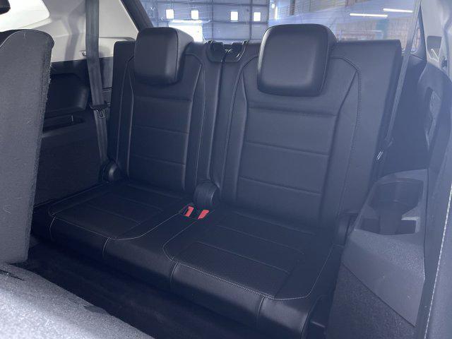 Photo of 2018 Deep Black Pearl Metallic Volkswagen Tiguan