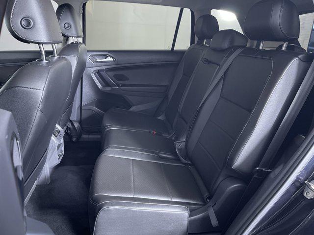 Photo of 2018 Deep Black Pearl Metallic Volkswagen Tiguan