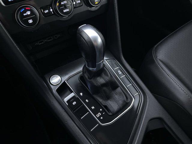 Photo of 2018 Deep Black Pearl Metallic Volkswagen Tiguan