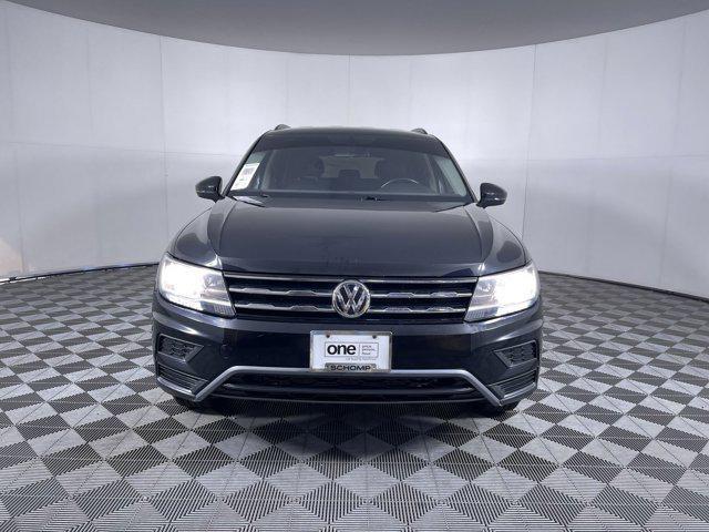Photo of 2018 Deep Black Pearl Metallic Volkswagen Tiguan