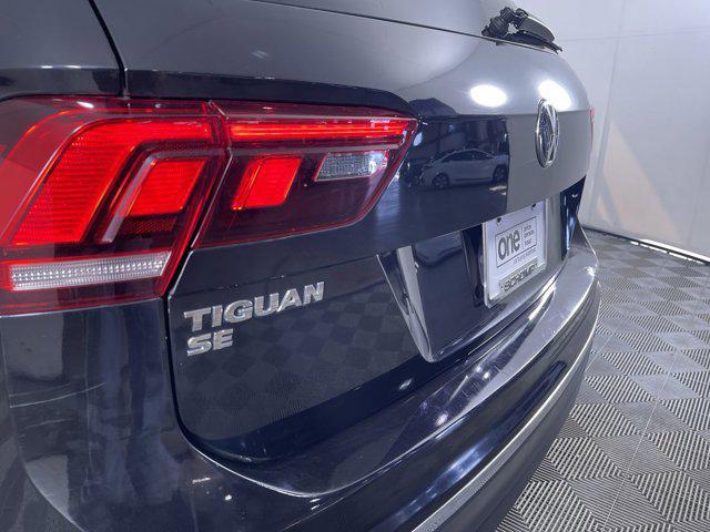 Photo of 2018 Deep Black Pearl Metallic Volkswagen Tiguan