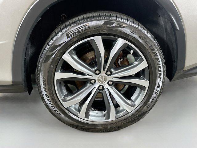 Photo of 2017 Atomic Silver Lexus RX 350