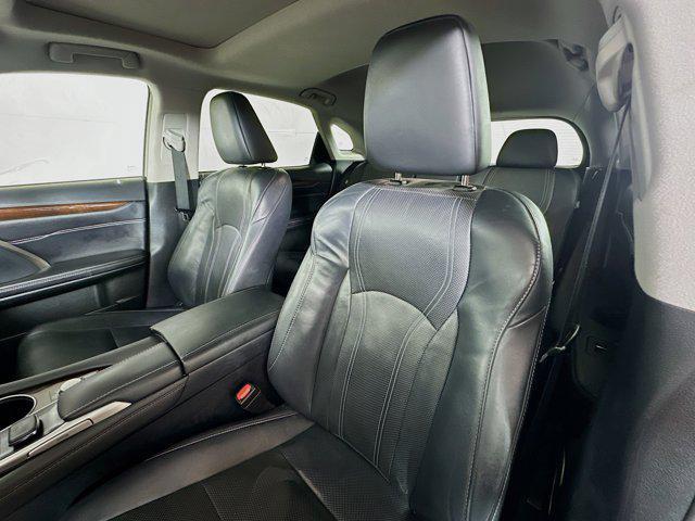 Photo of 2017 Atomic Silver Lexus RX 350