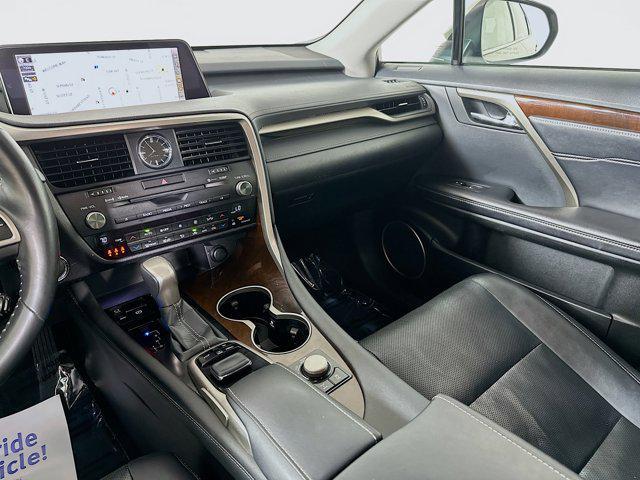 Photo of 2017 Atomic Silver Lexus RX 350