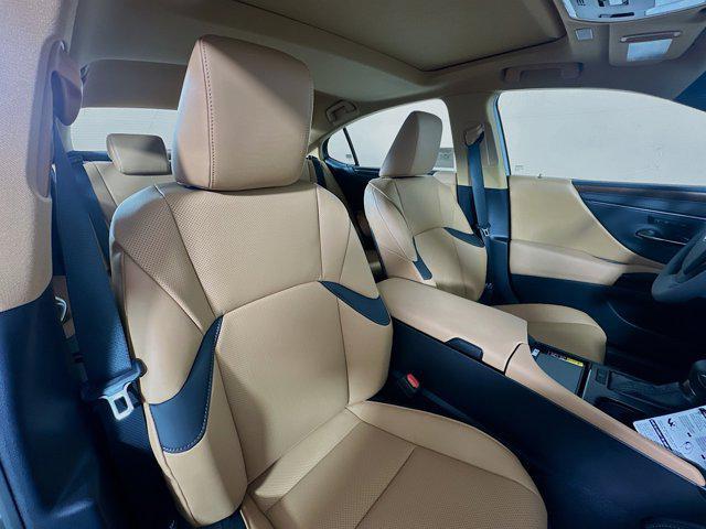 Photo of 2025 06x0 Lexus ES 350