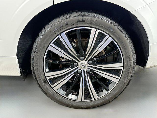 Photo of 2022 White Volvo XC60 Recharge Plug-In Hybrid