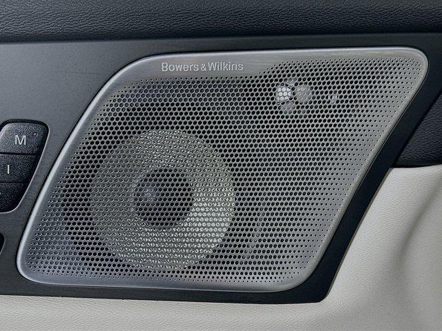 Photo of 2022 White Volvo XC60 Recharge Plug-In Hybrid