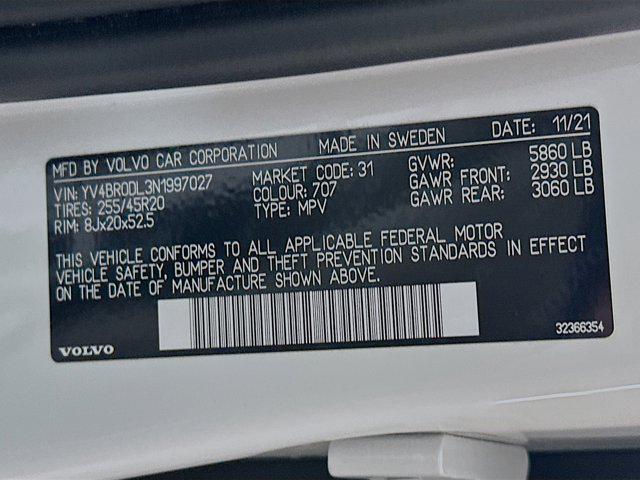 Photo of 2022 White Volvo XC60 Recharge Plug-In Hybrid