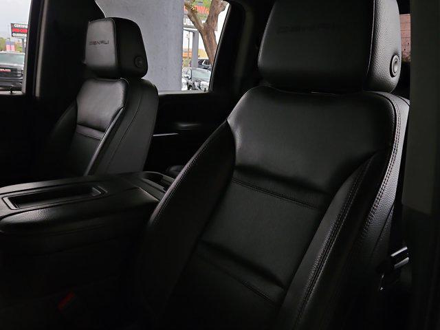 Photo of 2020 White Frost Tricoat GMC Sierra 2500