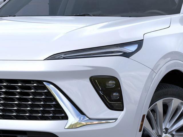 Photo of 2025 Iridescent White Tricoat Buick Envision
