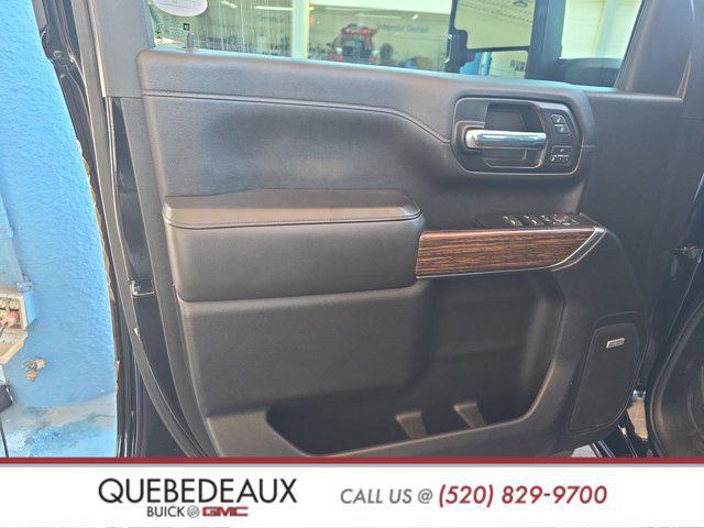 Photo of 2020 Black Chevrolet Silverado 2500