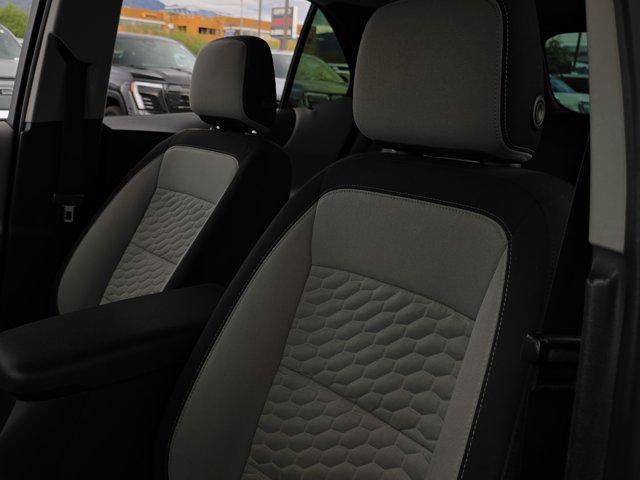 Photo of 2018 Summit White Chevrolet Equinox