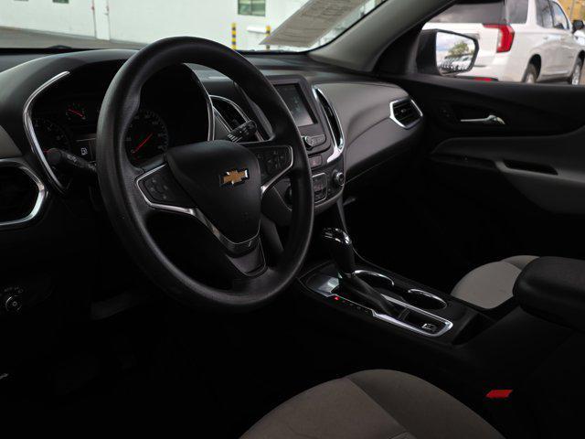 Photo of 2018 Summit White Chevrolet Equinox