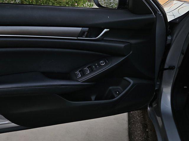 Photo of 2018 Lunar Silver Metallic Honda Accord