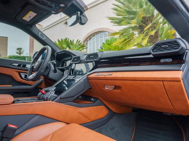 Photo of 2022 Grigio Nimbus Metallic Lamborghini Urus