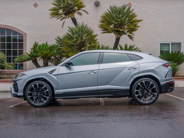 Photo of 2022 Grigio Nimbus Metallic Lamborghini Urus