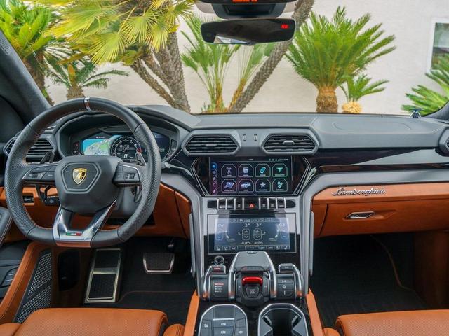 Photo of 2022 Grigio Nimbus Metallic Lamborghini Urus