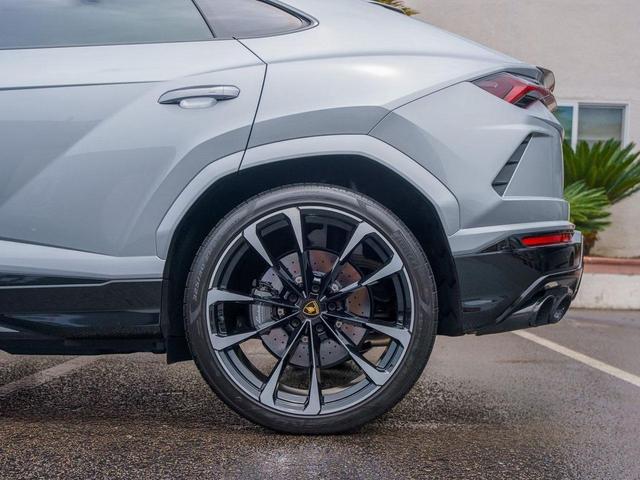Photo of 2022 Grigio Nimbus Metallic Lamborghini Urus
