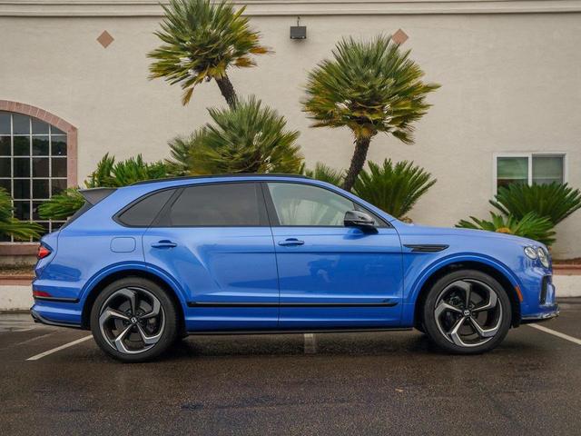 Photo of 2022 Neptune Metallic Bentley Bentayga