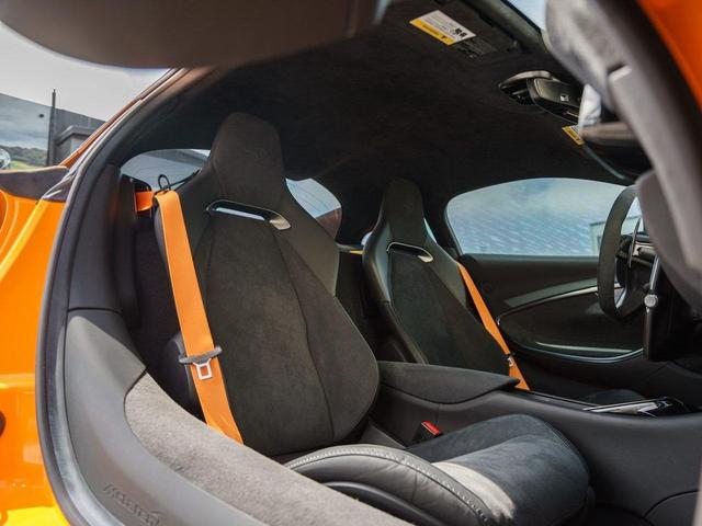 Photo of 2023 McLaren Orange McLaren Artura