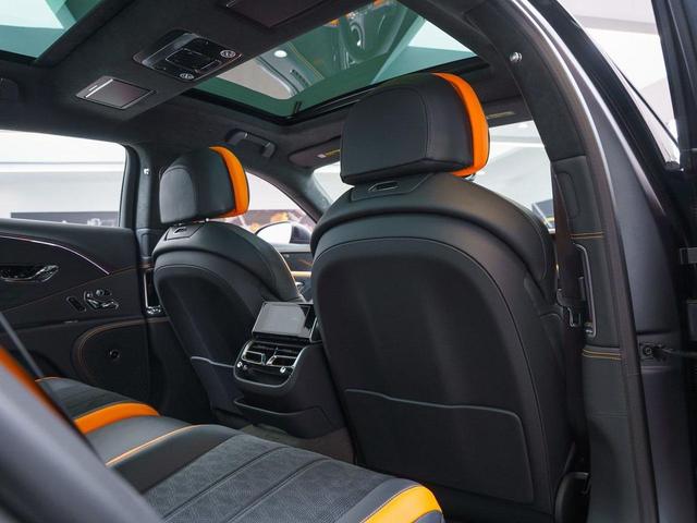 Photo of 2025 Ebony Bentley Flying Spur