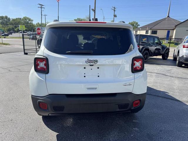 Photo of 2021 Alpine White Clearcoat Jeep Renegade