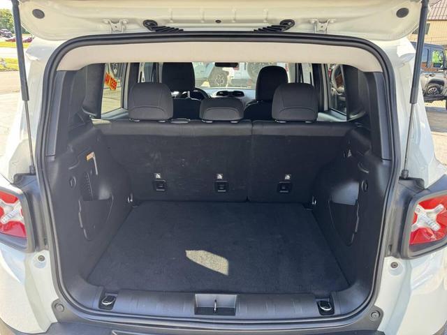 Photo of 2021 Alpine White Clearcoat Jeep Renegade