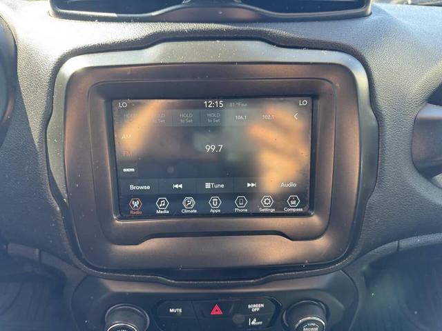 Photo of 2021 Alpine White Clearcoat Jeep Renegade
