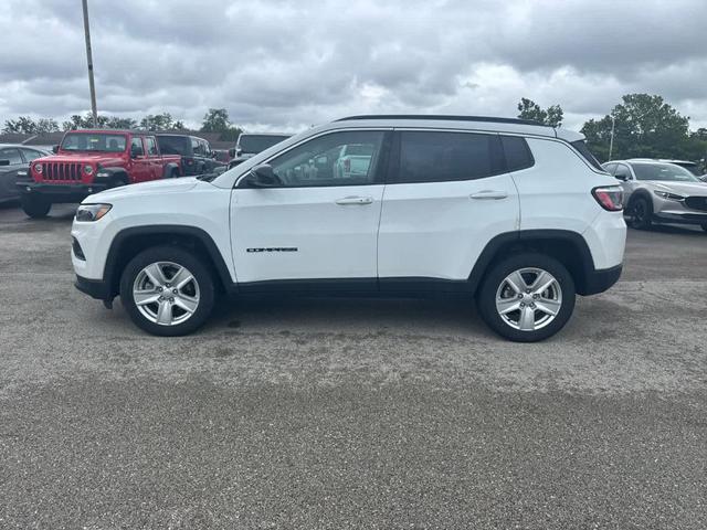 Photo of 2022 White Jeep Compass