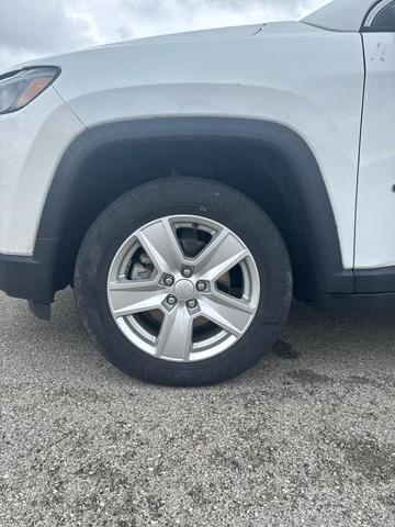 Photo of 2022 White Jeep Compass