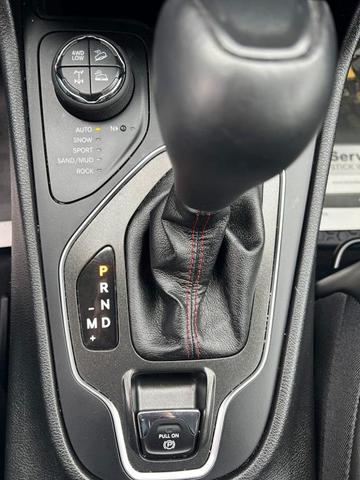 Photo of 2021 White Jeep Cherokee