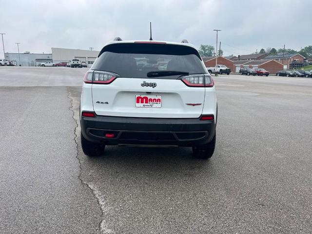 Photo of 2021 White Jeep Cherokee