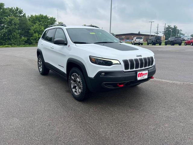 Photo of 2021 White Jeep Cherokee