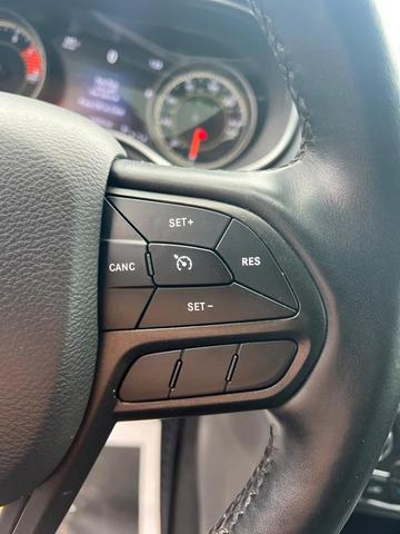 Photo of 2021 White Jeep Cherokee